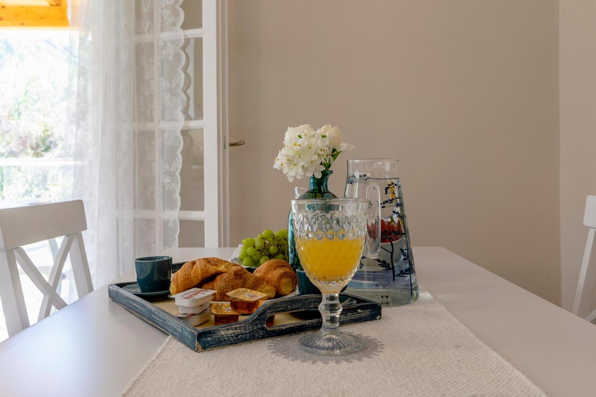 Alisachni Apartments Apraos الغرفة الصورة